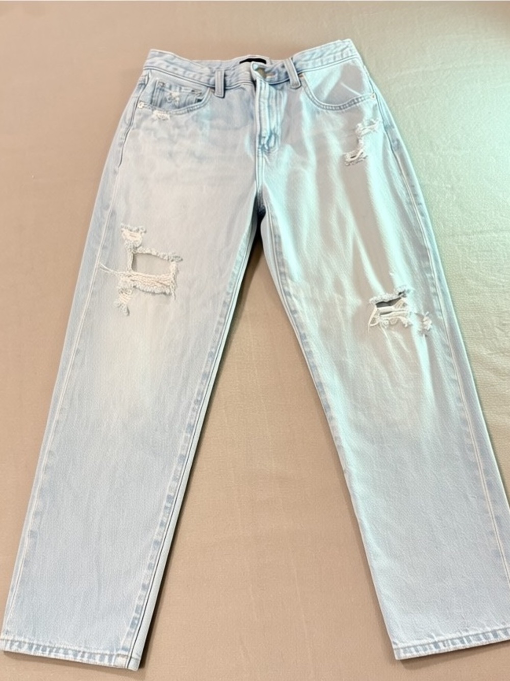 Distressed Light Wash Baggy Mom Jeans Sz 25 Uniqlo